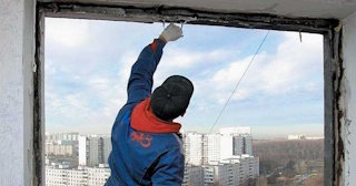 Демонтаж остекления балкона в Сегеже - цена от 565 руб. - Сварной-Сгж